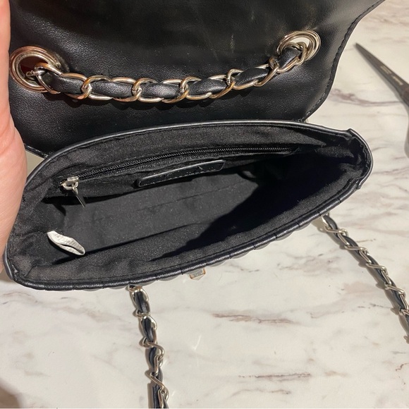BCBG quilted bag on chain WOC wallet on chain - Picture 9 of 9